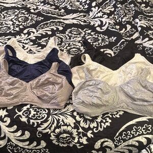 Set of 6 Women's playtex Bras Set - Black, Cream, white, gray, taupe and Blue
